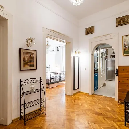 Aristocratic 2bdrm * Varna