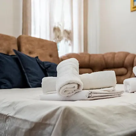 Aristocratic 2bdrm Apartament Varna