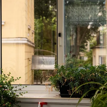 Aristocratic 2bdrm *