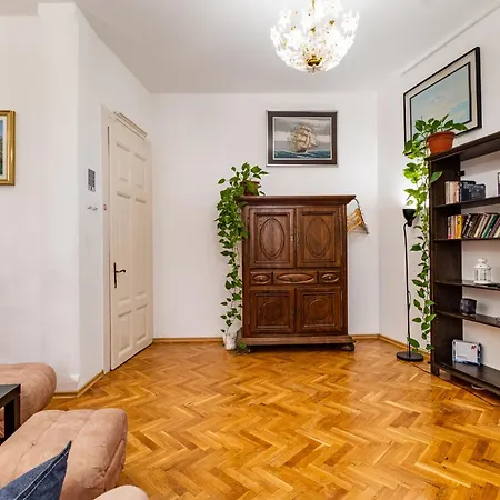 Apartament Aristocratic 2bdrm Varna