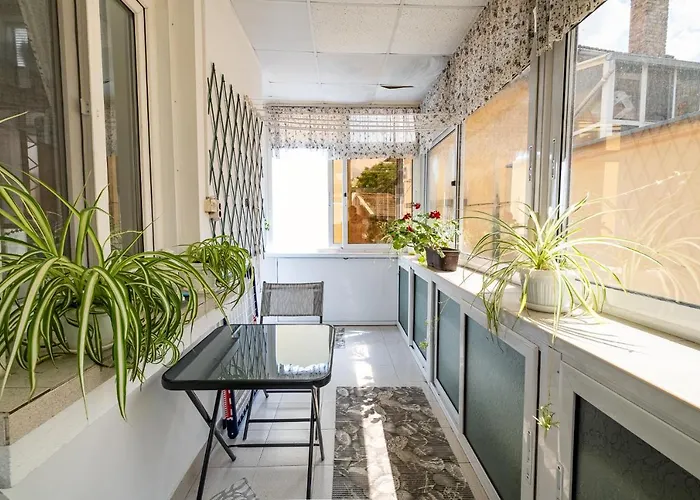 شقة Aristocratic 2bdrm فارنا