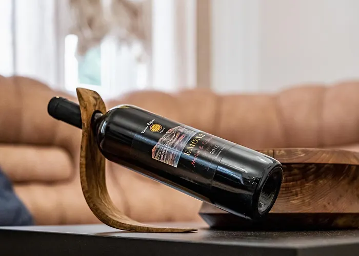 Aristocratic 2bdrm * فارنا