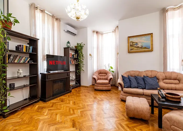 Aristocratic 2bdrm * فارنا