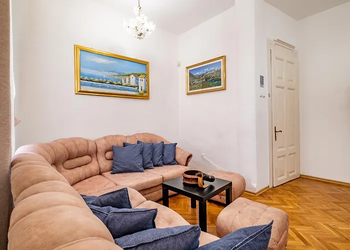 شقة Aristocratic 2bdrm فارنا