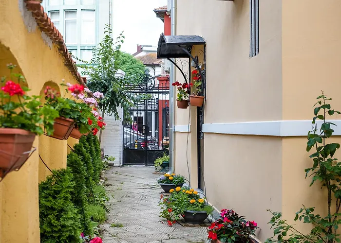 Aristocratic 2bdrm * فارنا