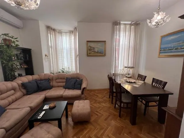 Aristocratic 2bdrm شقة