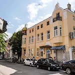 Aristocratic 2bdrm Appartement *