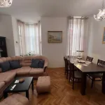 Aristocratic 2bdrm Appartement
