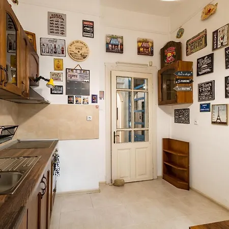 Апартамент Aristocratic 2bdrm *