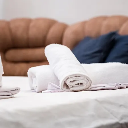 Aristocratic 2bdrm Варна