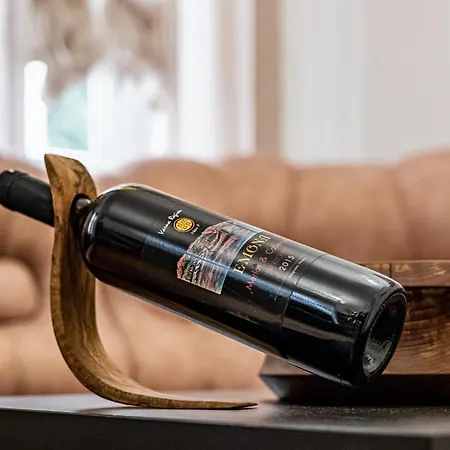 Aristocratic 2bdrm * Варна