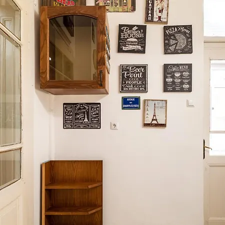 Aristocratic 2bdrm Апартамент *