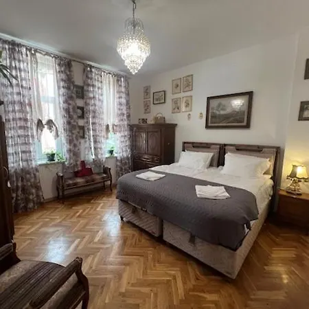 Aristocratic 2bdrm דירה